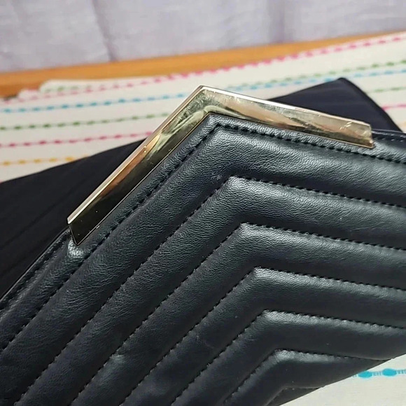 STEVE MADDEN CROSSBODY PURSE - Picture 9 of 11